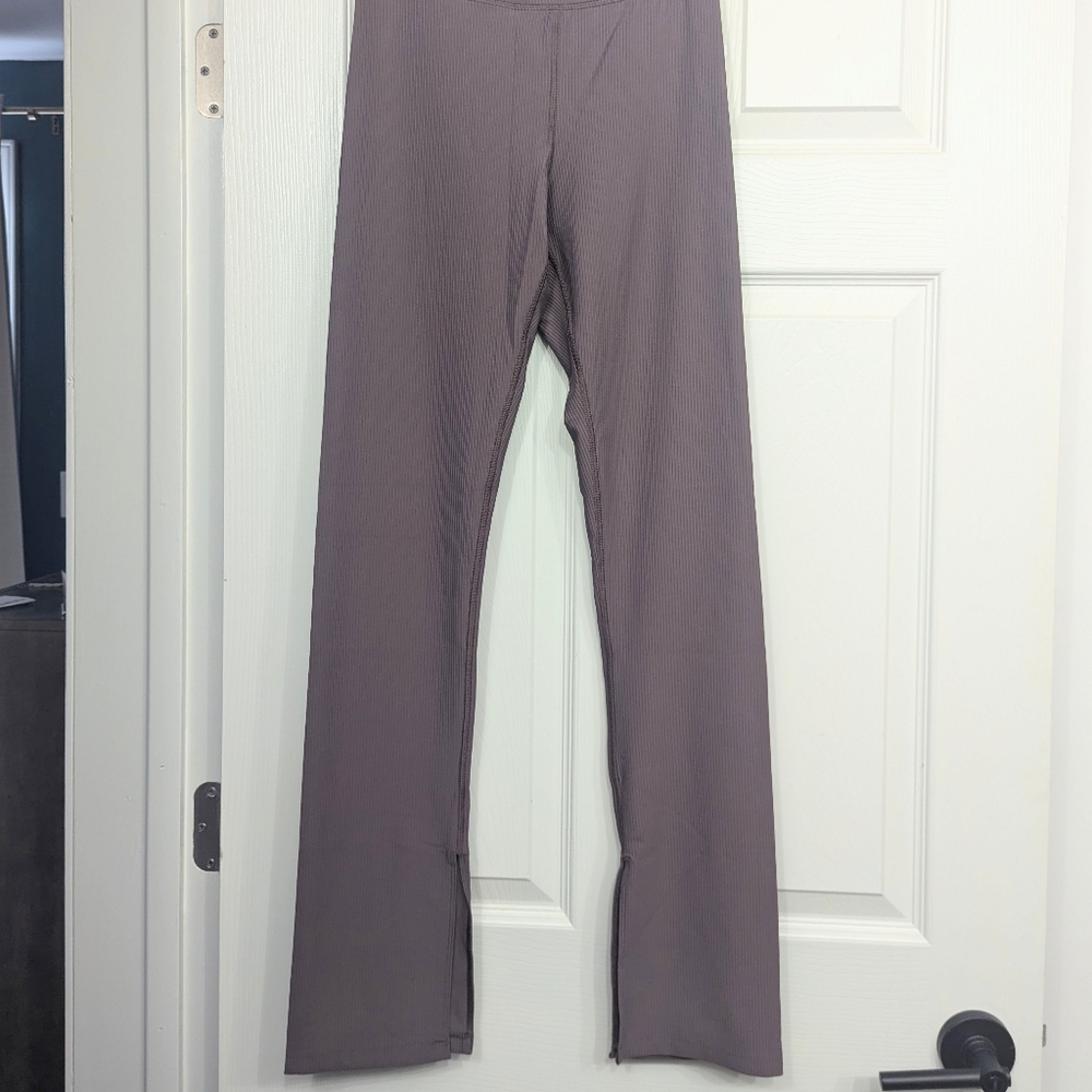 NWT Old Navy Women's Size S High Rise Ribbed Flared Powersoft Leggings